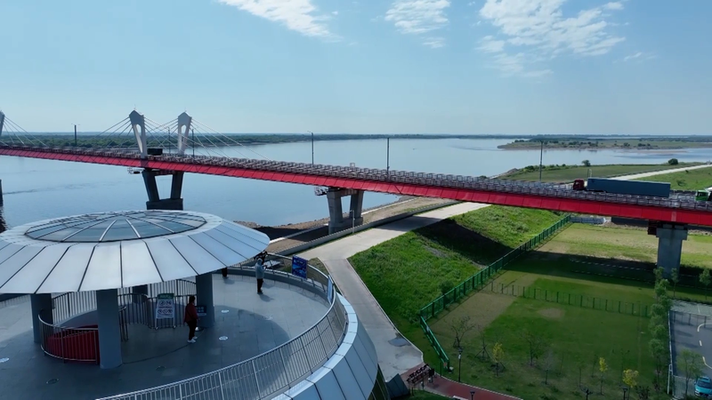 🚚🇨🇳🇷🇺 China-Russia Border Trade Booms with New Bridge Link 🚚🇨🇳🇷🇺 China-Russia Border Trade Booms with New Bridge Link video poster