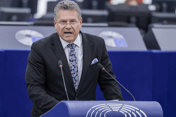 EU Weighs Anti-Tariff Moves Amid US Trade Tensions 🌍⚖️ EU Weighs Anti-Tariff Moves Amid US Trade Tensions 🌍⚖️