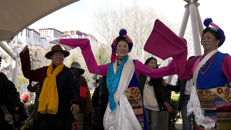 Xizang's Religious Freedom Thrives in New Era 🌏📜