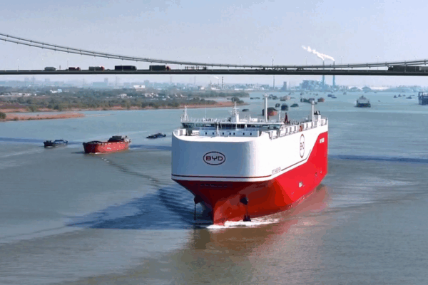 China Sets Sail with World’s Largest Car Carrier 🌍⚡ China Sets Sail with World’s Largest Car Carrier 🌍⚡