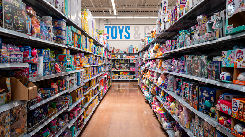Trump Tells Walmart to ‘Eat the Tariffs’ as Price Hikes Loom 🛒💸 Trump Tells Walmart to 'Eat the Tariffs' as Price Hikes Loom 🛒💸
