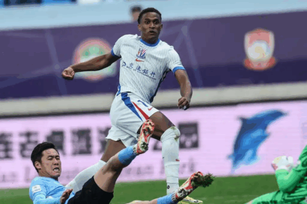 Shenhua Dominates CSL with 3-0 Victory 🏆⚽ Shenhua Dominates CSL with 3-0 Victory 🏆⚽