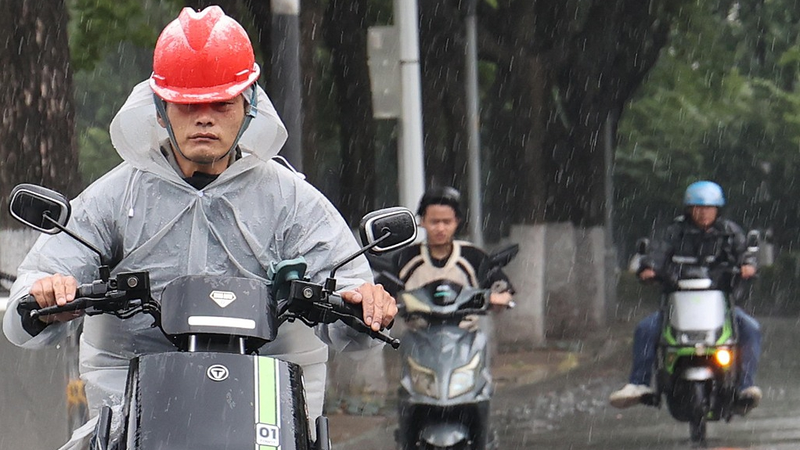 China Issues Yellow Weather Alerts Amid Heavy Rains & Storms 🌧️⚠️