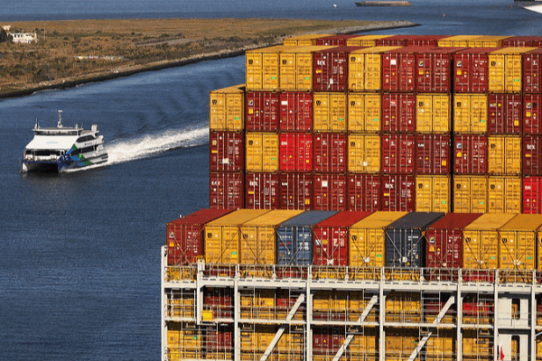 U.S. Court Halts Trump’s Sweeping Tariff Plan 🛑🇺🇸 U.S. Court Halts Trump's Sweeping Tariff Plan 🛑🇺🇸