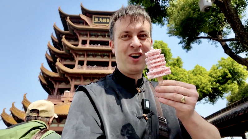 🇬🇧 Vlogger Jackie Bridges Cultures Through China Adventures 🌏💥 video poster