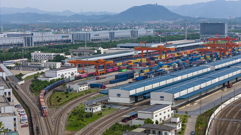 MIILYN0U0JRVM6Y1SNG2 - 🌍NewspaperAmigo – Your Global News Buddy 🗞️ 🌐 China & Russia Redefine Global Economy Through Innovation