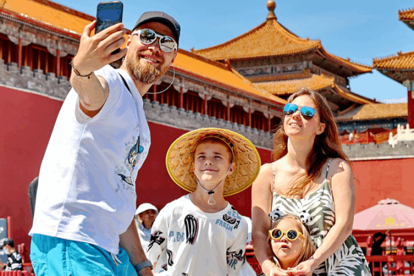 Beijing’s Palace Museum Surges as Global Travel Hotspot 🏯✈️ Beijing’s Palace Museum Surges as Global Travel Hotspot 🏯✈️