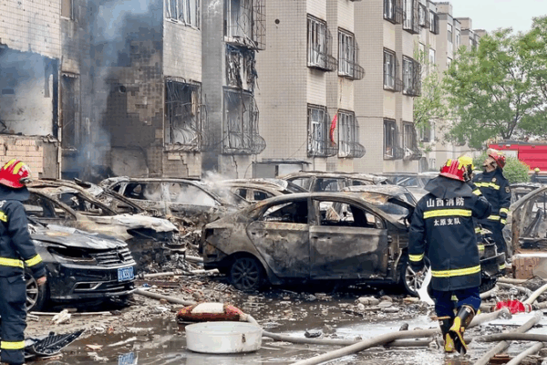 Explosion Rocks Residential Area in Shanxi: 1 Dead, Dozens Injured 💥 Explosion Rocks Residential Area in Shanxi: 1 Dead, Dozens Injured 💥 video poster