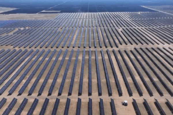 China Powers Up Massive Solar & Wind Projects in Desert Regions 🌞💨 China Powers Up Massive Solar & Wind Projects in Desert Regions 🌞💨
