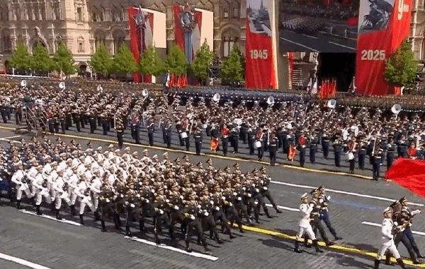 PLA Guard Shines at Moscow’s Victory Day Parade 🇨🇳🇷🇺 PLA Guard Shines at Moscow’s Victory Day Parade 🇨🇳🇷🇺