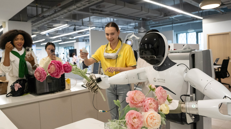 🌍 International Youths Dive Into China’s AI Wonderland in Zhejiang! 🌍 International Youths Dive Into China's AI Wonderland in Zhejiang!