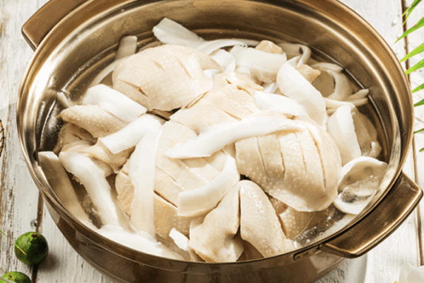 Hainan’s Wenchang Chicken: The Secret Behind China’s Prized Poultry 🐔✨ Hainan's Wenchang Chicken: The Secret Behind China’s Prized Poultry 🐔✨