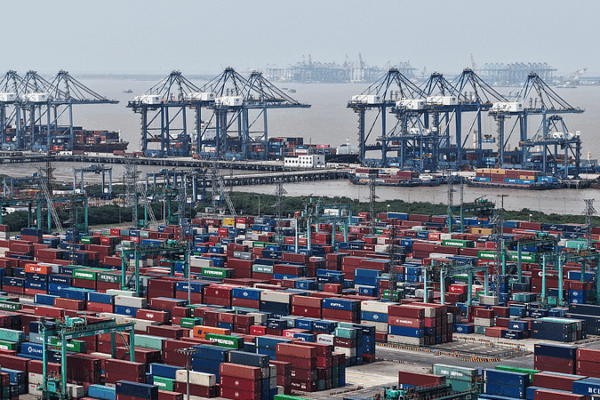 China’s Trade Boom: Exports Jump 9.3% in April 🌏📈 China’s Trade Boom: Exports Jump 9.3% in April 🌏📈