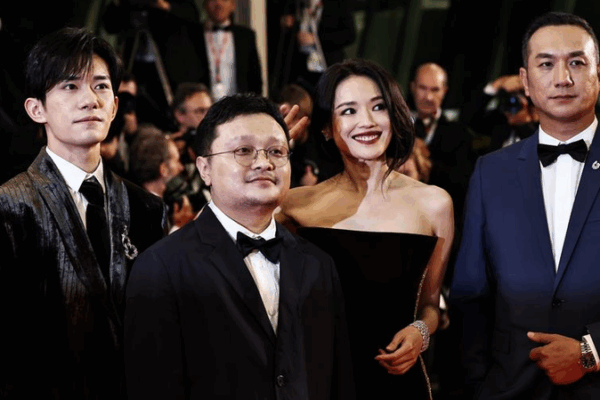Bi Gan’s ‘Resurrection’ Stuns Cannes with Special Award Win 🎬🏆 Bi Gan’s ‘Resurrection’ Stuns Cannes with Special Award Win 🎬🏆