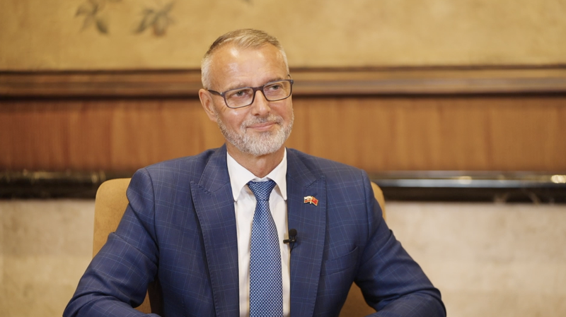 China-Slovakia Trade Boost at CEEC Expo 🌍✨ video poster