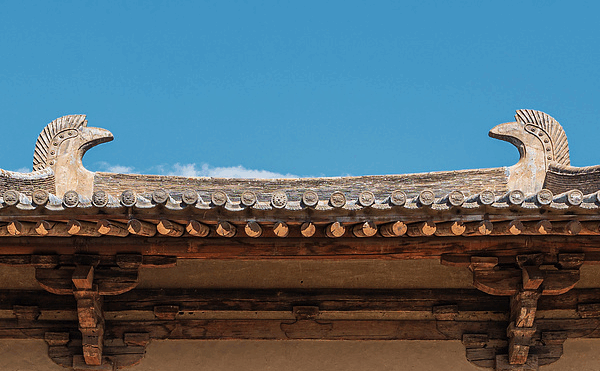 Meet Chiwen: Ancient China’s Mythical Roof Guardian 💫🏯 Meet Chiwen: Ancient China’s Mythical Roof Guardian 💫🏯