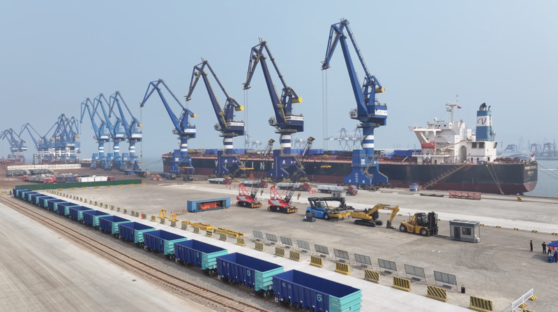 S2891F9VLOC3LPGP504U - 🌍NewspaperAmigo – Your Global News Buddy 🗞️ China's Break-Bulk Exports Boom 🌍🚢 | New Markets & Growth! video poster