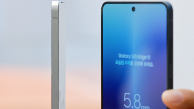 Samsung Unveils Ultra-Slim S25 Edge, Sparks Smartphone Race with Apple Samsung_Unveils_Ultra_Slim_S25_Edge__Sparks_Smartphone_Race_with_Apple