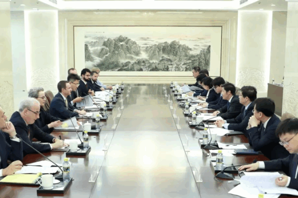 China & UK Team Up for AI Safety ๐ค๐ China & UK Team Up for AI Safety ๐ค๐