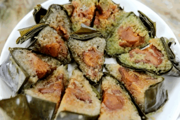 Ding’an Black Pork Zongzi: Hainan’s Dragon Boat Festival Star 🌟🍙 Ding'an Black Pork Zongzi: Hainan's Dragon Boat Festival Star 🌟🍙