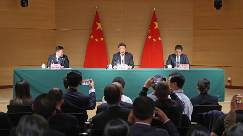 U.S.-China Tariff Truce: A Historic Breakthrough 🌏💼 U.S.-China Tariff Truce: A Historic Breakthrough 🌏💼