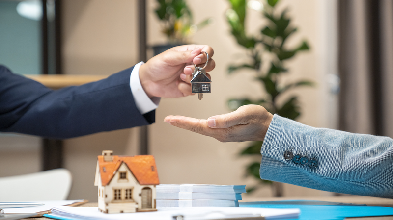 X0ZWUMMQEW8S7WCWZX6P - 🌍NewspaperAmigo – Your Global News Buddy 🗞️ China Slashes Key Rates to Boost Market Confidence 📉💼