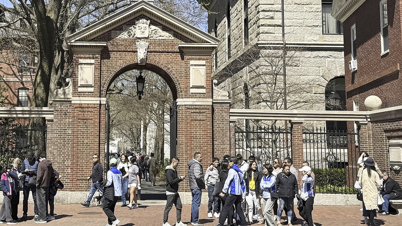 Trump Demands Harvard Reveal Foreign Student Data 🎓🌍