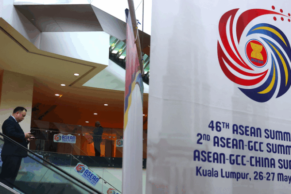 China Eyes Closer Ties with ASEAN & GCC 🌏✨