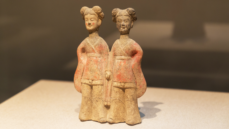 Ancient Figurine Sparks Hanfu Trend Among Youth 🏮👯♀️ Ancient Figurine Sparks Hanfu Trend Among Youth 🏮👯♀️