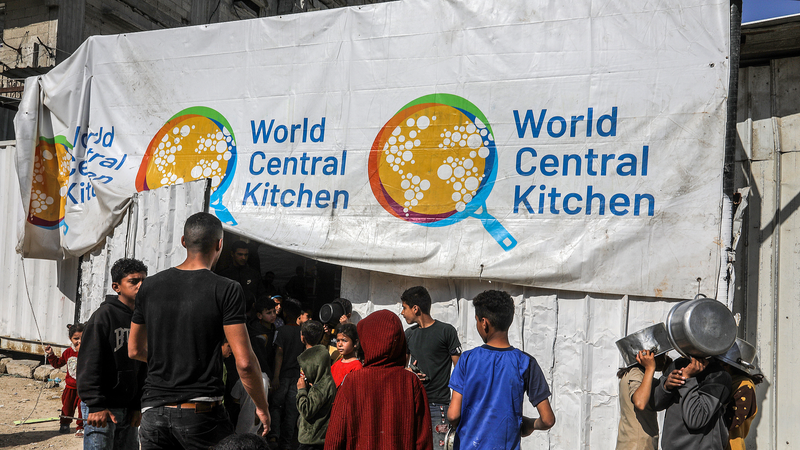 World Central Kitchen Halts Gaza Operations Amid Supply Crisis 🍞🚫 World Central Kitchen Halts Gaza Operations Amid Supply Crisis 🍞🚫