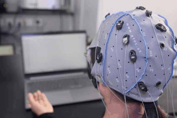 China Trials Mind-Reading Tech for Medical Breakthroughs 🧠👩⚕️ video poster