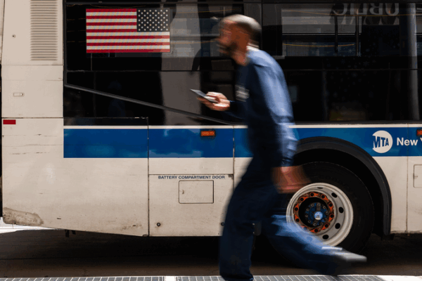 Trump Tariffs Spark Investment Freeze in US Tech & Auto Sectors ๐จ๐ธ Trump Tariffs Spark Investment Freeze in US Tech & Auto Sectors ๐จ๐ธ