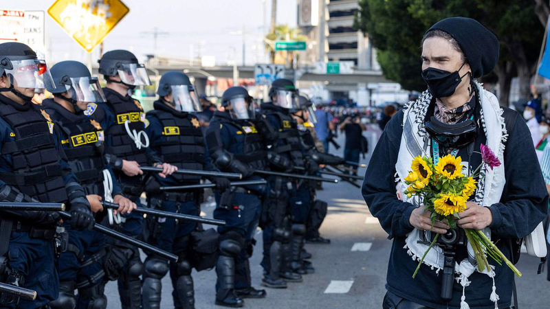 1FODVJFV7ZC6Y6UBGSZ1 - 🌍NewspaperAmigo – Your Global News Buddy 🗞️ LA Immigration Raids Spark Protests: What's Your Take? 🗳️🔥