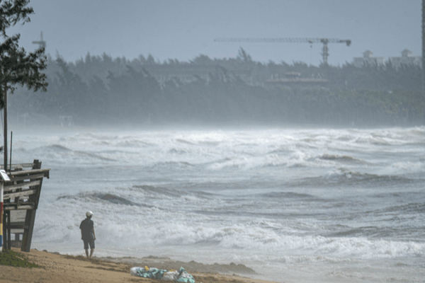 Typhoon Wutip Hits Hainan: Travel Chaos & Heavy Rain Alert ๐ช๏ธ๐ Typhoon Wutip Hits Hainan: Travel Chaos & Heavy Rain Alert ๐ช๏ธ๐