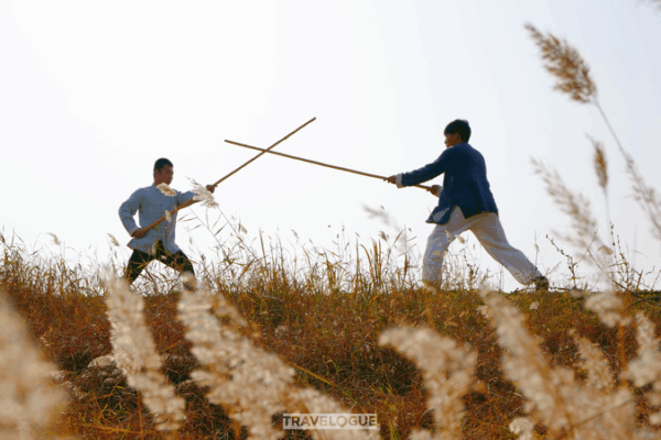 Riverside Warriors: How Bajiquan Masters Turn Any Space Into a Dojo 🌊🥋 Riverside Warriors: How Bajiquan Masters Turn Any Space Into a Dojo 🌊🥋