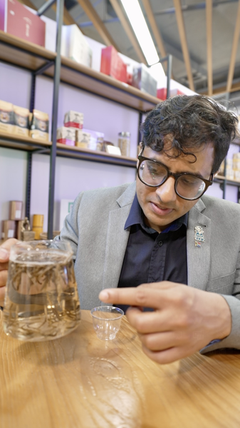 Brewing Bonds: Chinese Tea Finds New Roots in Africa 🌱🍵 video poster