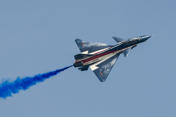 Veteran Designer Reveals J-10 Fighter Jet’s High-Tech Secrets 🛩️✨ Veteran Designer Reveals J-10 Fighter Jet's High-Tech Secrets 🛩️✨
