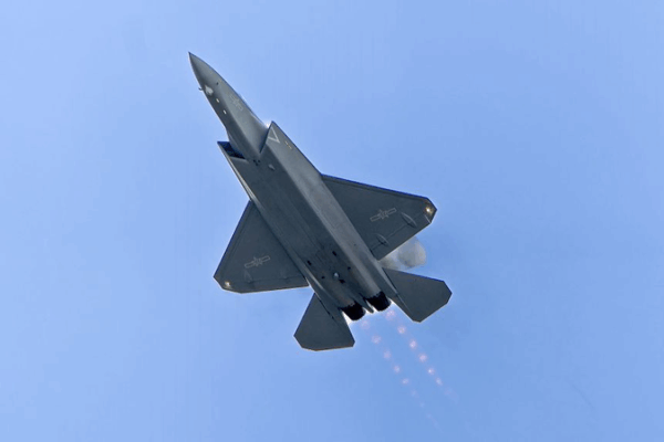 China’s Stealth Jets Take Flight at Paris Air Show โ๏ธ๐ฅ China's Stealth Jets Take Flight at Paris Air Show โ๏ธ๐ฅ