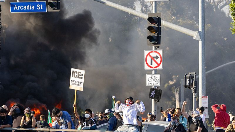 5MK4SE5OTDVTBJGFTQYP - 🌍NewspaperAmigo – Your Global News Buddy 🗞️ 🇺🇸 Americans Reject Military Response to LA Protests: Surveys Show