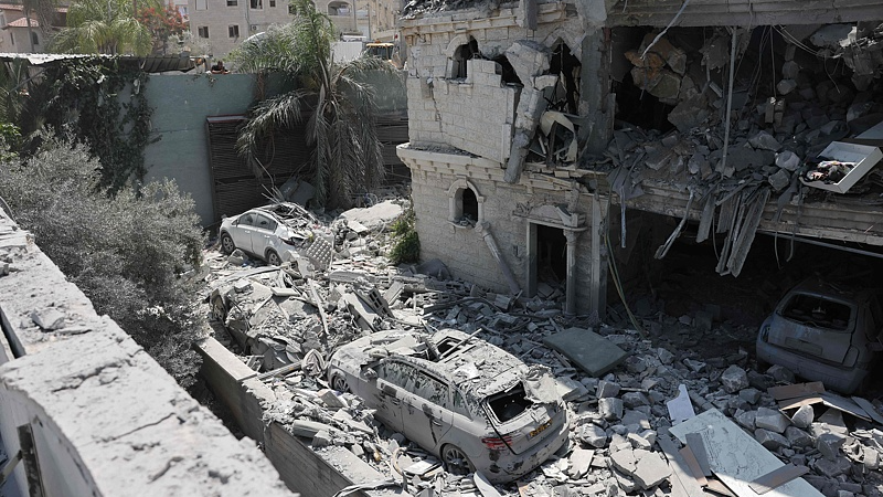 61QSLJU9V653J6P8A4PG - 🌍NewspaperAmigo – Your Global News Buddy 🗞️ Israel-Iran Tensions Escalate: Fourth Day of Strikes 🚨 video poster