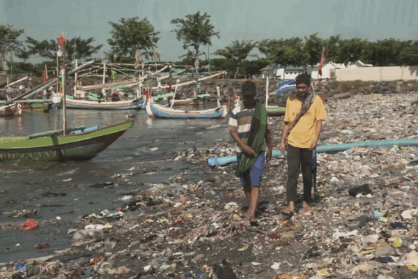 Plastic Crisis in Java: Youth & Health at Risk ๐๐จ Plastic Crisis in Java: Youth & Health at Risk ๐๐จ video poster