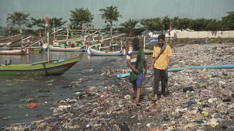 67IRM25IKKZPYAECJMCG - 🌍NewspaperAmigo – Your Global News Buddy 🗞️ Plastic Crisis in Java: Youth & Health at Risk 🌏🚨 video poster
