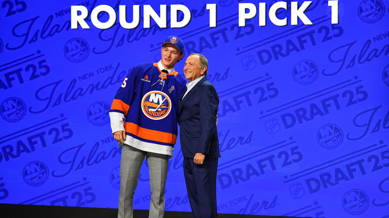 🏒 Islanders Make Waves with Matthew Schaefer as NHL Draft's Top Pick! 🌟