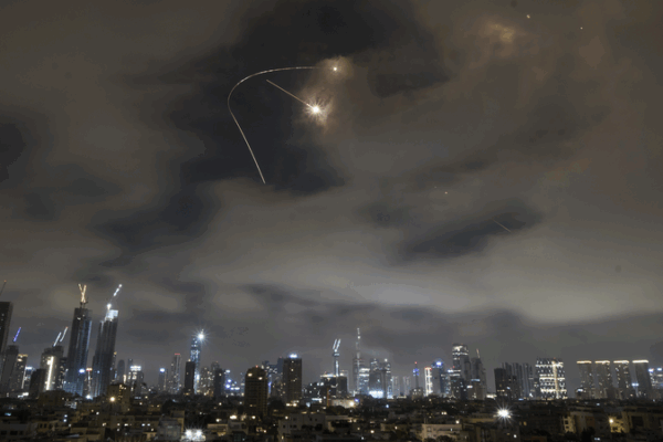 Israel-Iran Tensions Escalate: Global Powers Urge De-escalation πβοΈ Israel-Iran Tensions Escalate: Global Powers Urge De-escalation πβοΈ video poster