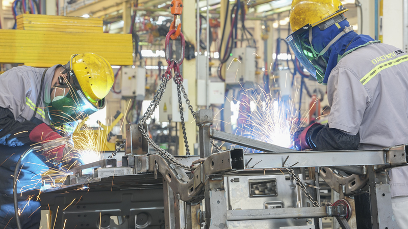6OK0RH8OT68XT59O1H9C - 🌍NewspaperAmigo – Your Global News Buddy 🗞️ China’s Manufacturing Activity Slumps in May 📉 | Caixin PMI Drops to 48.3