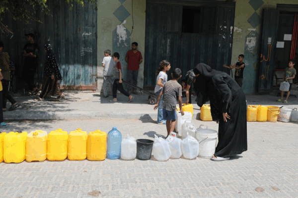 Gaza’s Water Crisis Worsens as Fuel Blockade Threatens Lives 🚱💔 Gaza's Water Crisis Worsens as Fuel Blockade Threatens Lives 🚱💔