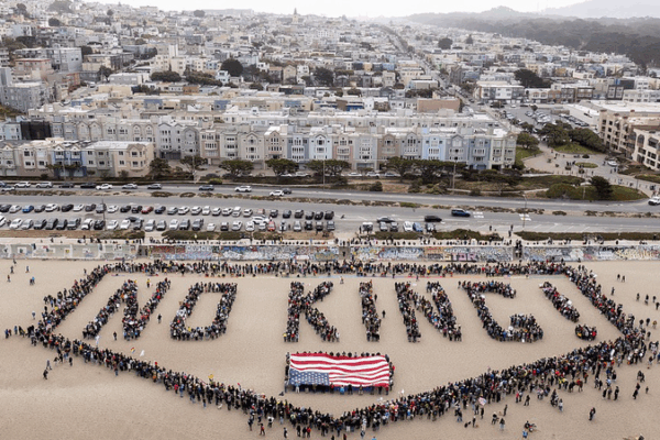 🇺🇸 Massive ‘No Kings Day’ Protests Sweep US Against Trump Policies 🇺🇸 Massive 'No Kings Day' Protests Sweep US Against Trump Policies video poster