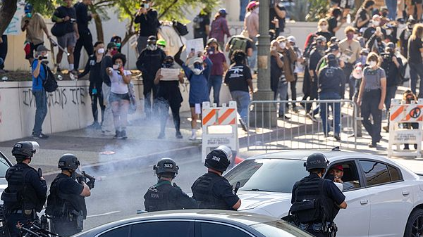 LA Protests Escalate as National Guard Clashes With Demonstrators 🚨 LA Protests Escalate as National Guard Clashes With Demonstrators 🚨