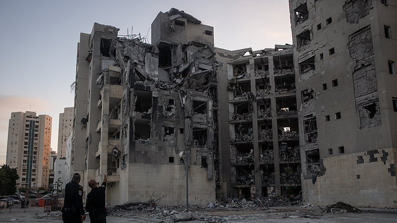 8DJPW41G0WFVOHOLU6S0 - 🌍NewspaperAmigo – Your Global News Buddy 🗞️ Israel-Iran Ceasefire Holds: Global Hopes for Peace 🌍✌️ video poster