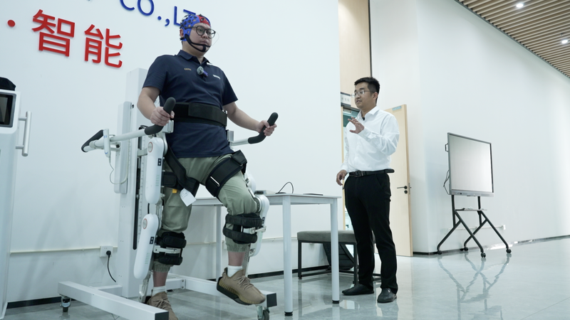 8PBGXXS6WQRJMOEPDFUT - 🌍NewspaperAmigo – Your Global News Buddy 🗞️ Sichuan’s Brain Tech Breakthrough: BCI Transforms Lives 🧠💡 video poster